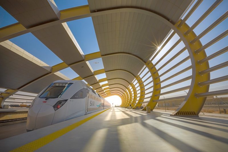 الشركة السعودية للسكك الحديدية تستخدم تقنيات أوراكل السحابية لدعم التشغيل الآلي