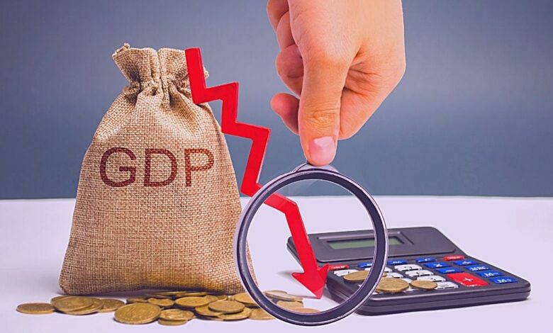 ما هو الفرق بين الناتج المحلي الإجمالي الحقيقي والناتج المحلي الإجمالي المحتمل؟