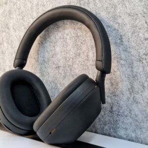 Sony WH-1000XM5 - أفضل سماعات رأس مزودة بخاصية عزل الضوضاء