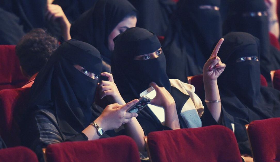 مشاريع الترفيه السعودية تستحوذ على حصة AMC في سوق السينما في السعودية