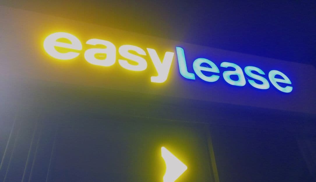 شركة EasyLease تستحوذ على حصة رئيسية في Fully Charged LLC