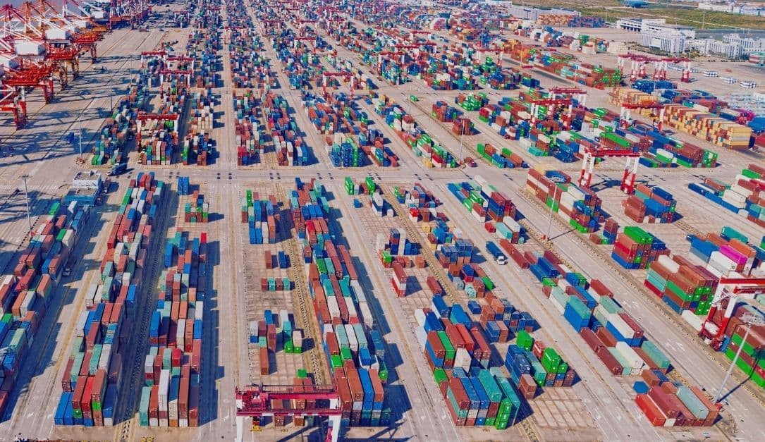 ميناء الدمام يطلق خدمة شحن جديدة لتعزيز الاتصالات مع سبع وجهات عالمية